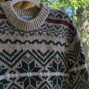 Eddie Bauer Men's Black and Cream Patterned Crewneck Sweater